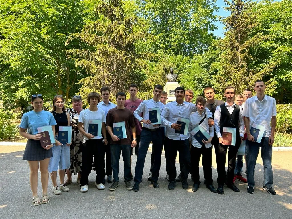 выпускники (6)