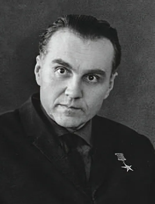 Сухомлинский