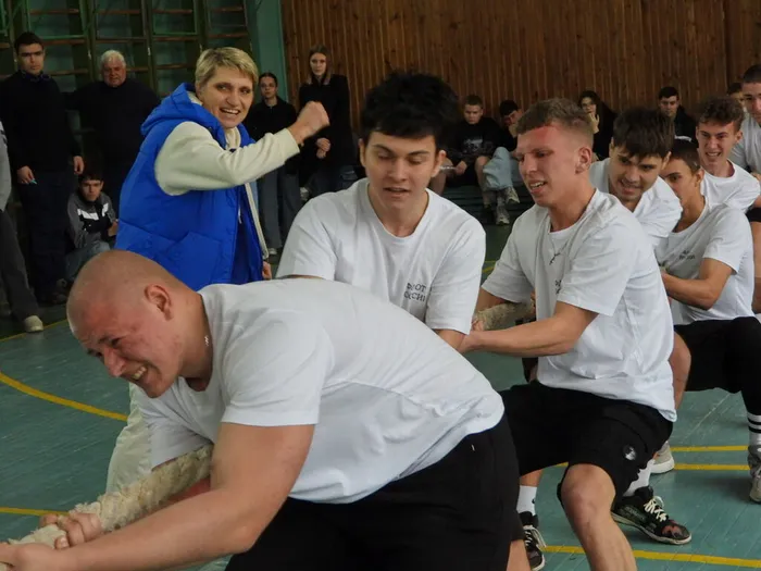 Военно‑спортивный праздник «А ну‑ка, парни!» (9)