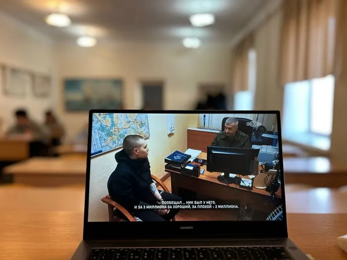 просмотр документального фильма (1)