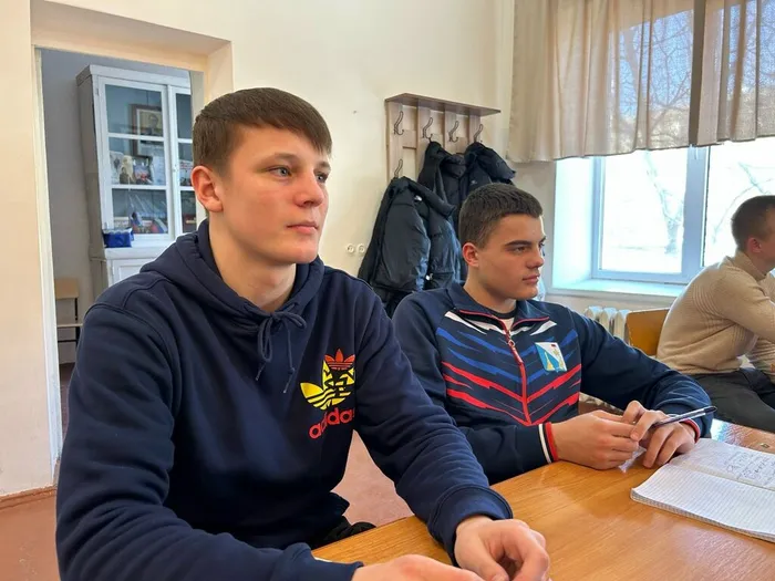 просмотр документального фильма (3)