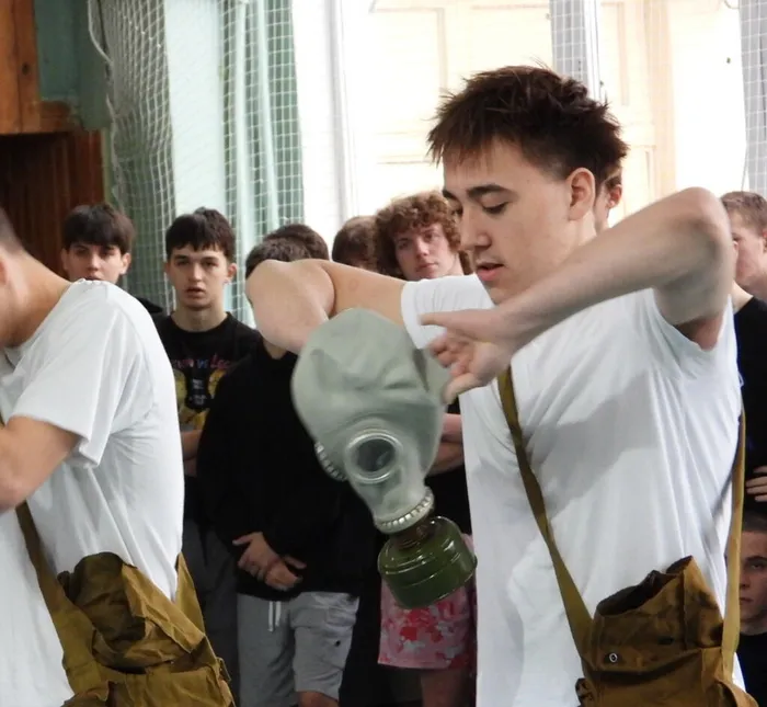 Военно‑спортивный праздник «А ну‑ка, парни!» (12)