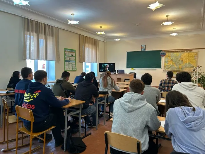 просмотр документального фильма (6)