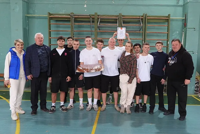 Военно‑спортивный праздник «А ну‑ка, парни!» (1)