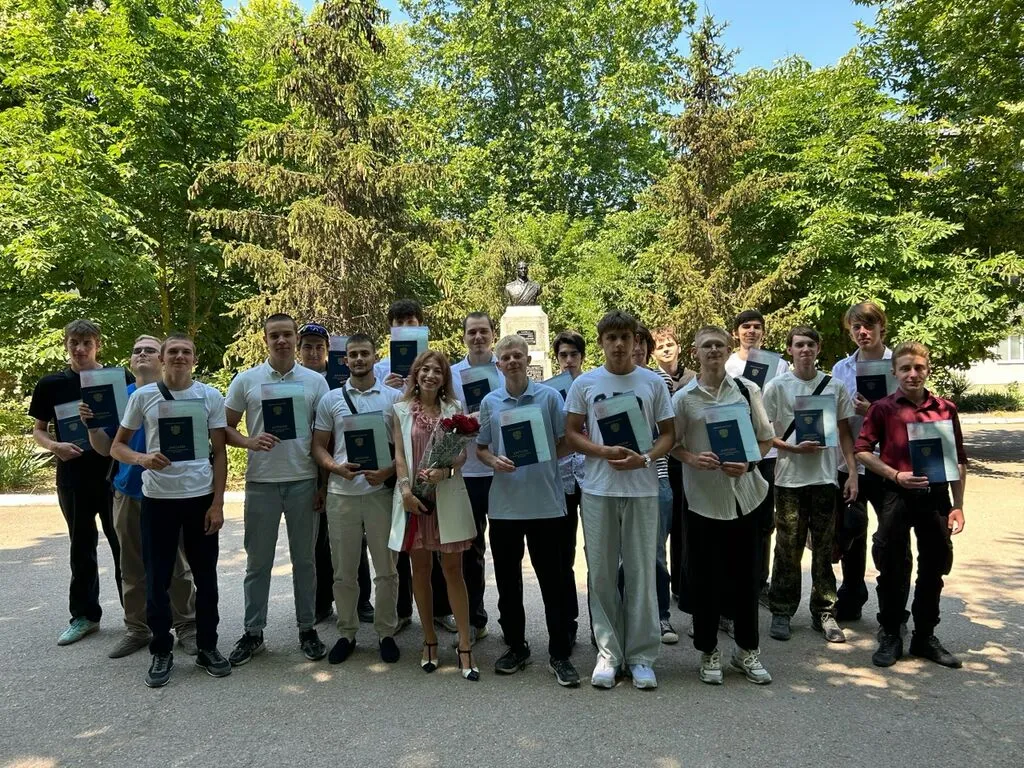 выпускники (4)