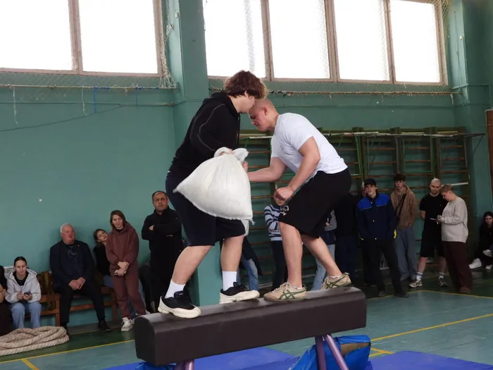 Военно‑спортивный праздник «А ну‑ка, парни!» (14)