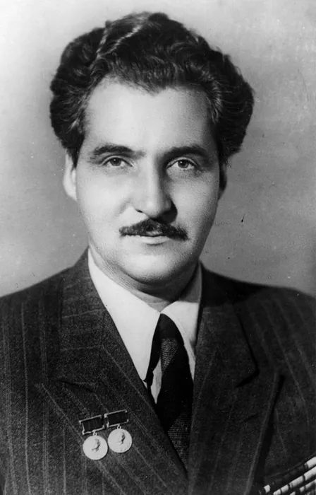 Константин_Михайлович_Симонов