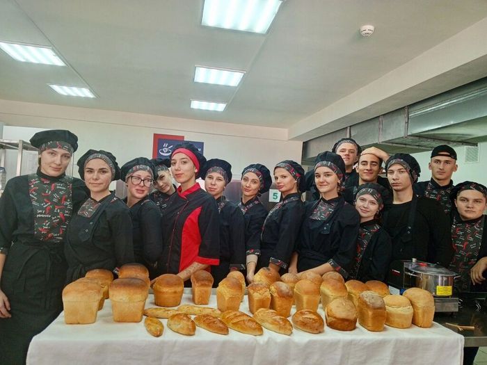 группа 4ТП9 испекла хлеб