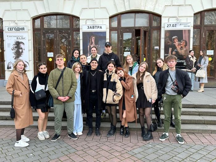 студенты СевМК в театре Луначарского (1)